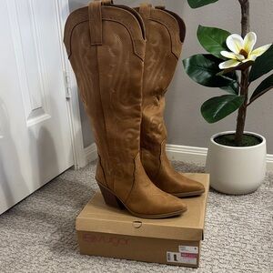 Sugar Tan Western Boots